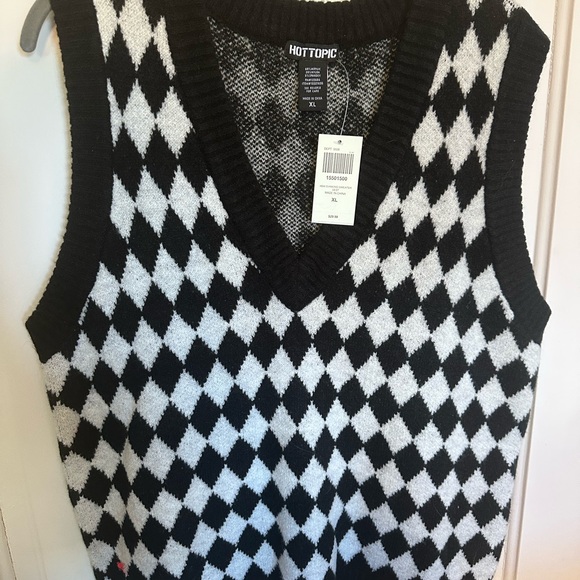 Hot Topic Sweaters - Hot Topic Black and White Diamond Sweater Vest